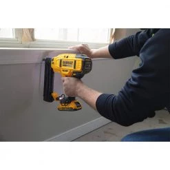 DEWALT 20V MAX XR Lithium-Ion 18-Gauge Cordless Brad Nailer with (2) 2.0Ah Battery Packs -Air Compressors Shop dewalt brad nailers dcn680b203 40 1000