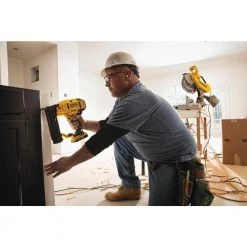 DEWALT 20-Volt Max Lithium-Ion 18-Gauge Cordless Brad Nailer Kit -Air Compressors Shop dewalt brad nailers dcn680d1 d4 1000