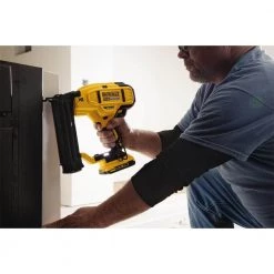 DEWALT 20V MAX Lithium-Ion 18-Gauge Cordless Brad Nailer Kit with (2) 2.0Ah Battery Packs, Charger and Bag -Air Compressors Shop dewalt brad nailers dcn680d1wdcb203 1d 1000