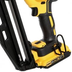 DEWALT 20-Volt Max 16-Gauge Cordless Angled Finish Nailer Kit -Air Compressors Shop dewalt finishing nailers dcn660d1 1d 1000